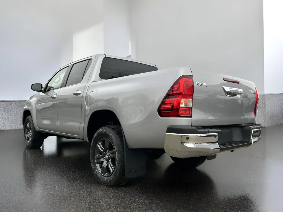 Toyota Hilux Double Cab COMFORT 4x4 (4)