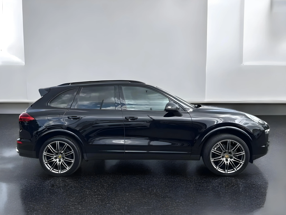 Porsche Cayenne Platinum Edition (2)