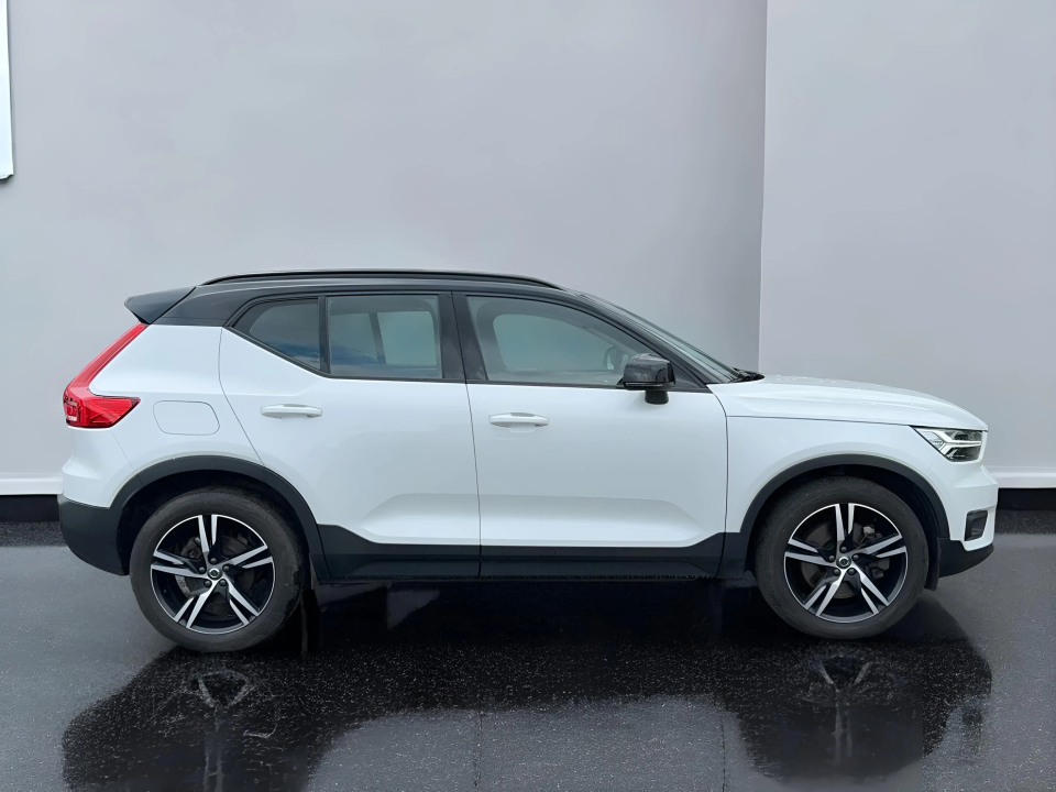 Volvo XC 40 Recharge T5 R-Design Expression (2)