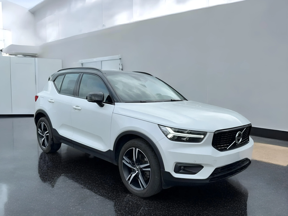 Volvo XC 40 Recharge T5 R-Design Expression (1)