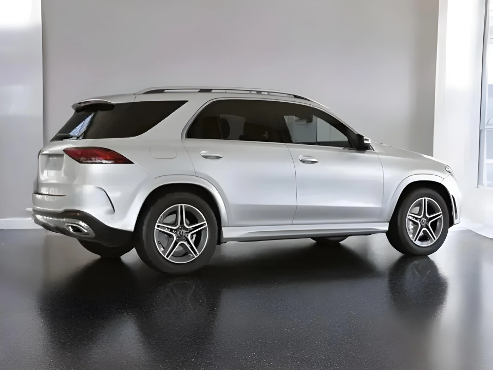 Mercedes-Benz GLE 300d 4Matic AMG (4)