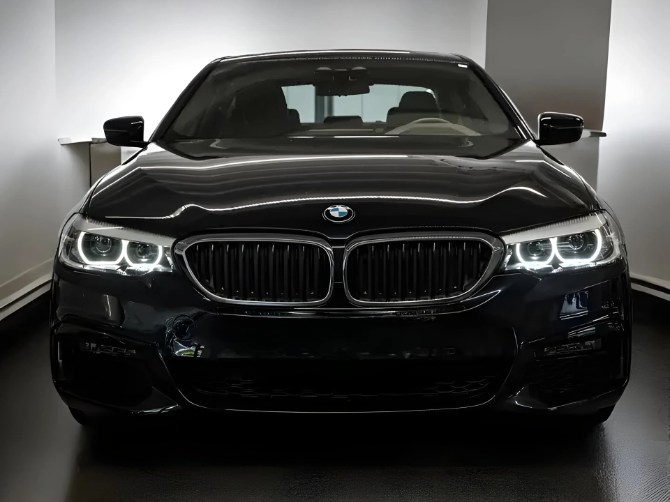 BMW Seria 5 520d xDrive M Sports (2)