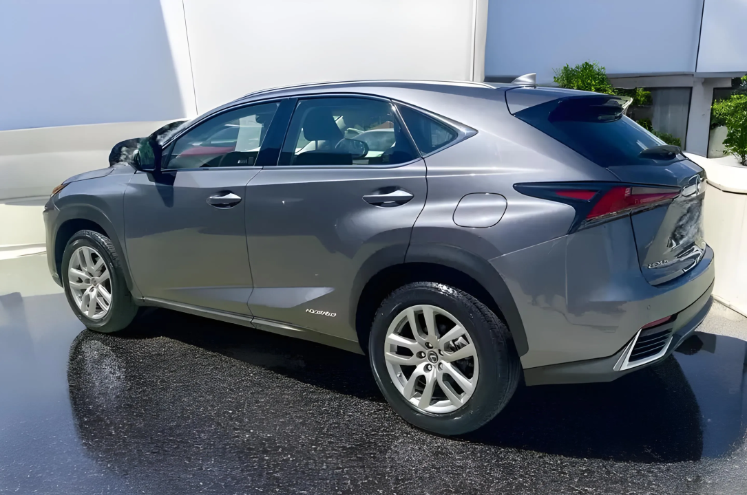 Lexus Seria NX 300h Hybrid 4WD Premium (4)