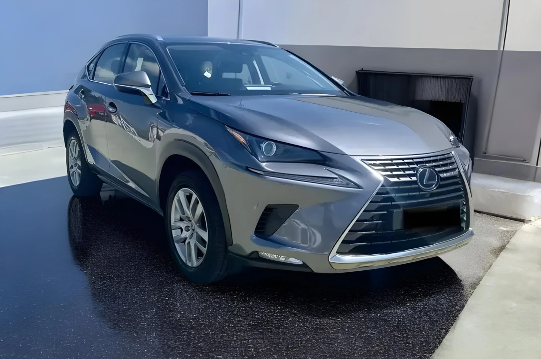 Lexus Seria NX 300h Hybrid 4WD Premium (1)