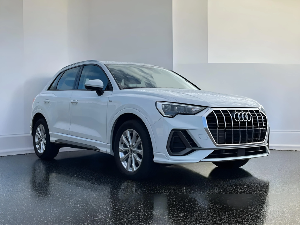 Audi Q3 S line 35 TDI S tronic (1)