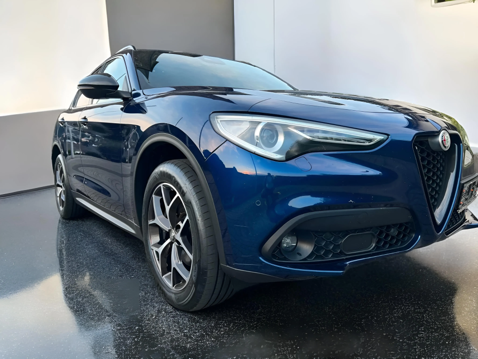 Alfa Romeo Stelvio Alfa Romeo Giulia B-Tech Q4 (1)