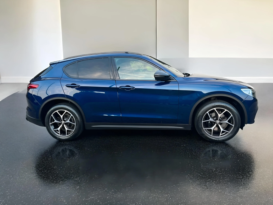 Alfa Romeo Stelvio Alfa Romeo Giulia B-Tech Q4 (2)