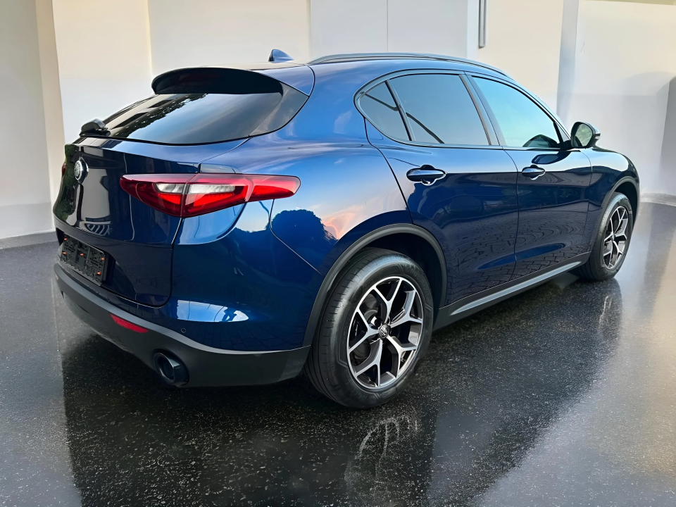 Alfa Romeo Stelvio Alfa Romeo Giulia B-Tech Q4 (3)