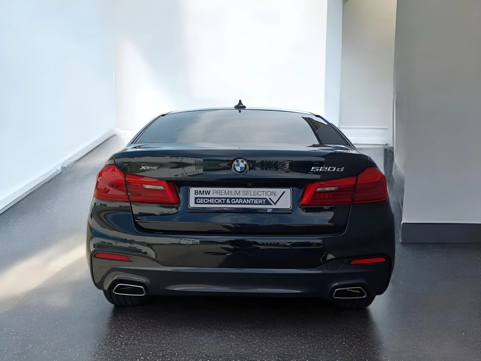 BMW Seria 5 520d xDrive M-Sport (5)