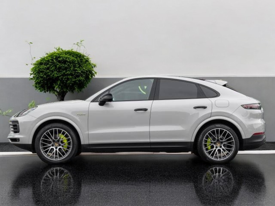 Porsche Cayenne Coupe E-Hybrid (2)