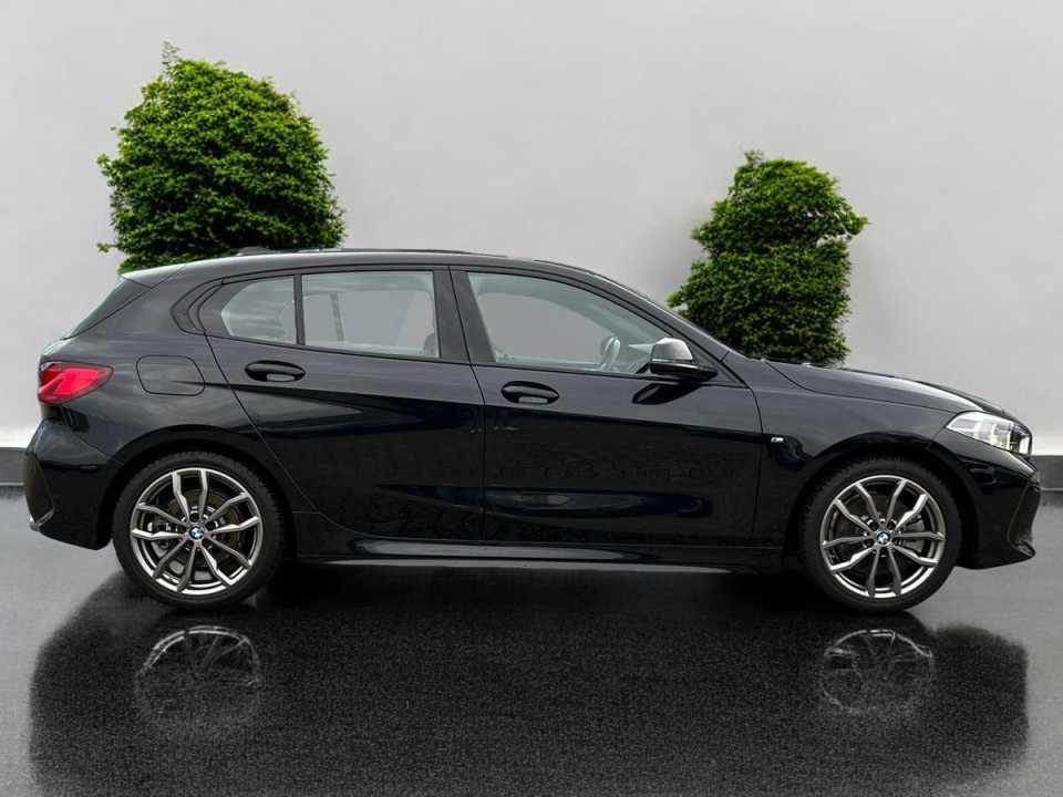 BMW Seria 1 120 i Steptronic M Sport (2)