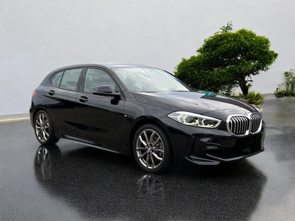 BMW Seria 1 120 i Steptronic M Sport