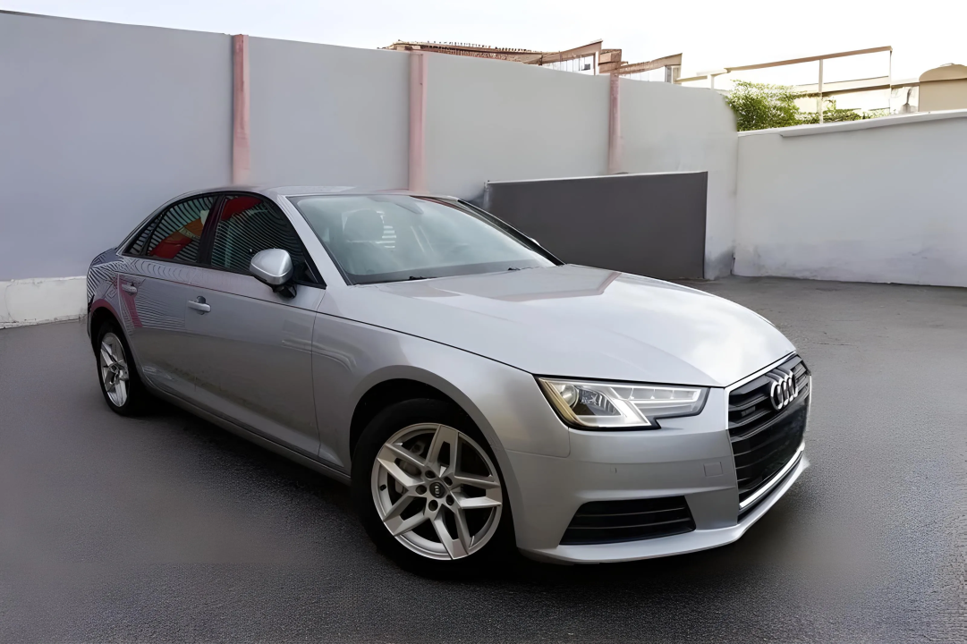 Audi A4 2.0 TDI quattro S tronic (1)