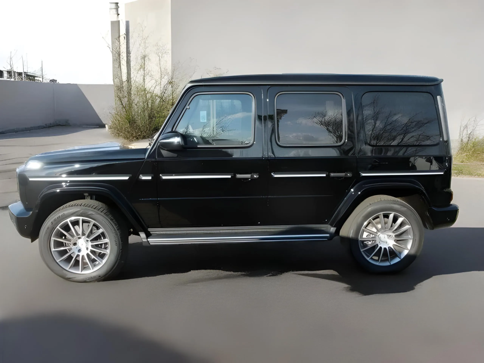 Mercedes-Benz G 400d AMG Line (2)