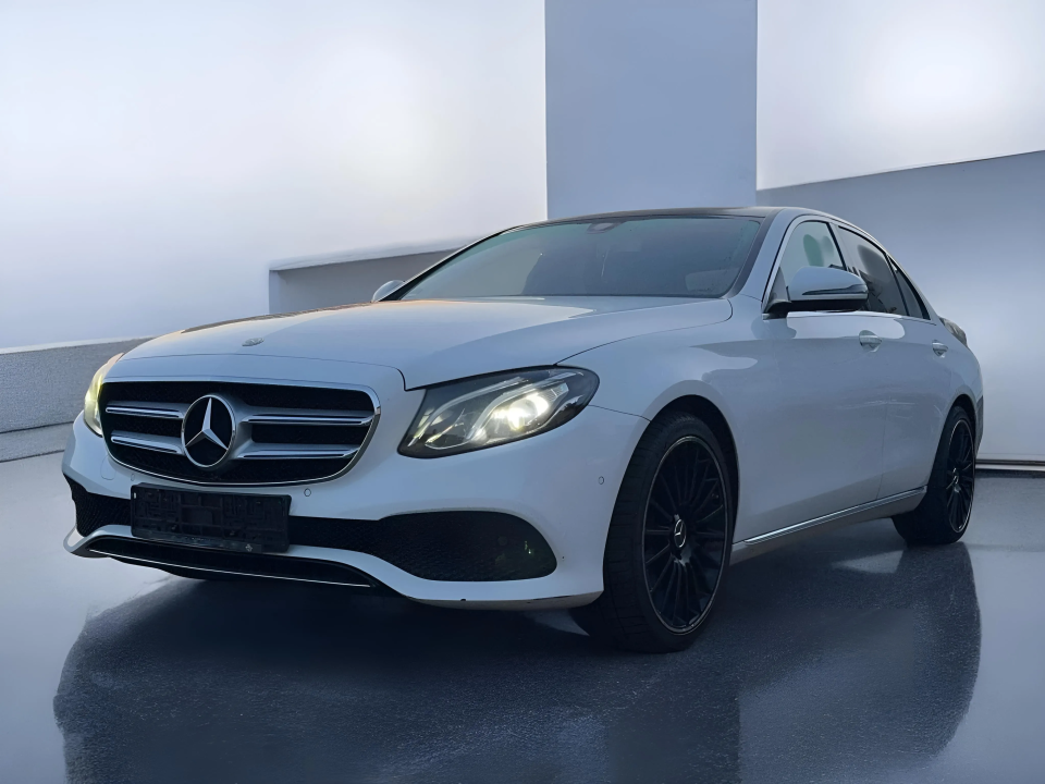 Mercedes-Benz E 220d 9G-Tronic AMG Line - foto 7