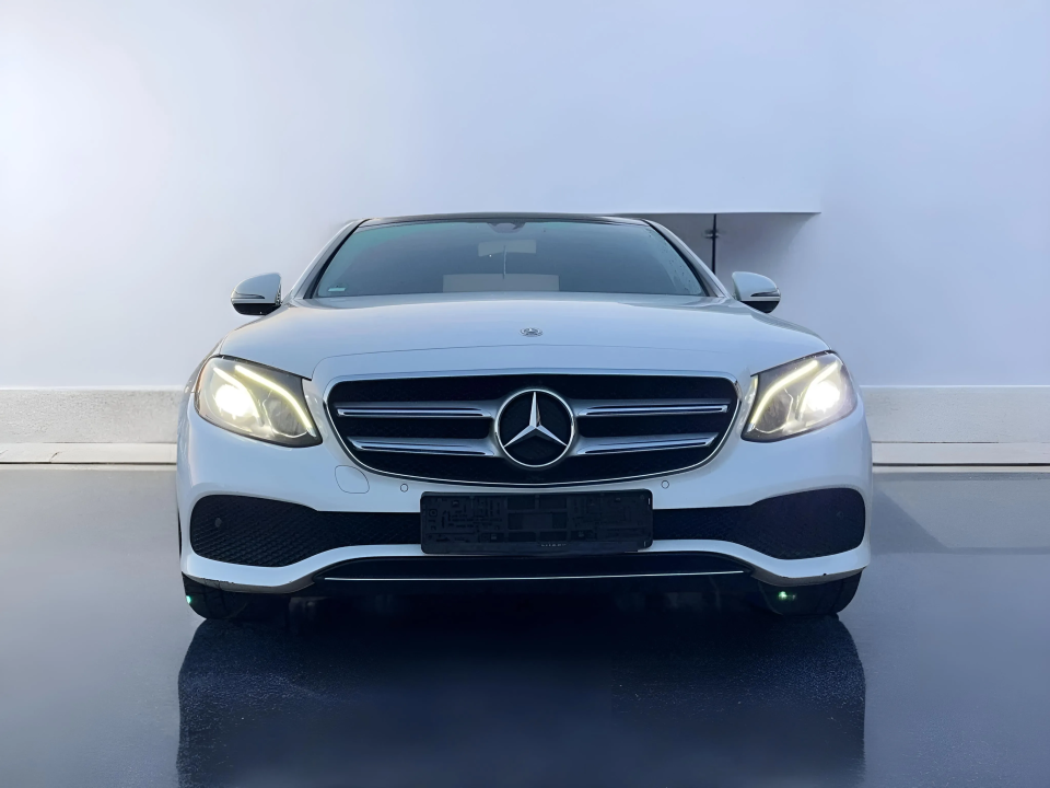 Mercedes-Benz E 220d 9G-Tronic AMG Line - foto 8