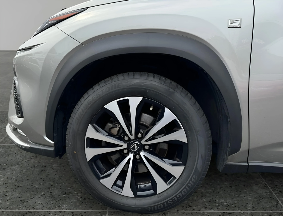 Lexus Seria NX 300h F-Sport E-Four - foto 16