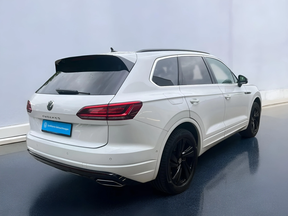 Volkswagen Touareg 3.0TSI 4MOTION R-LINE (3)