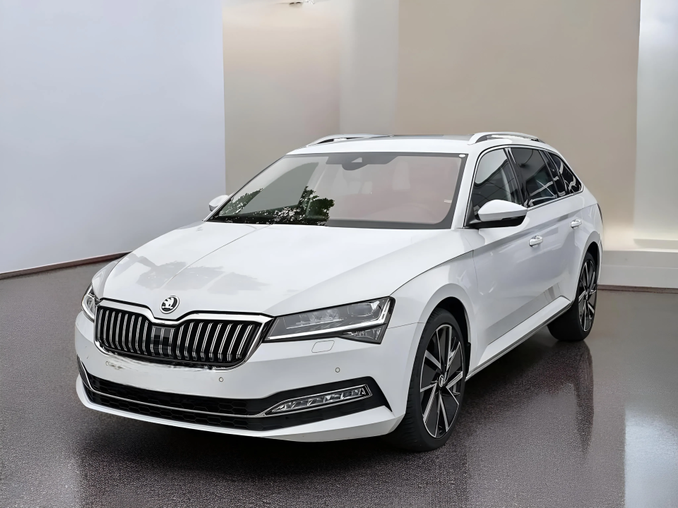 Skoda Superb Combi Style 2.0TDI DSG (1)