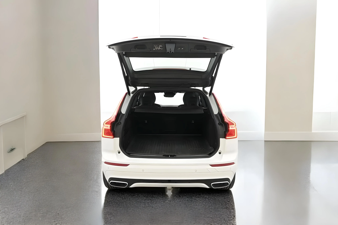 Volvo XC 60 T8 Recharge R-Design - foto 13