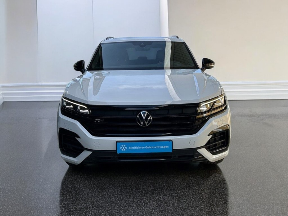 Volkswagen Touareg 3.0TDI 4MOTION R-Line (2)