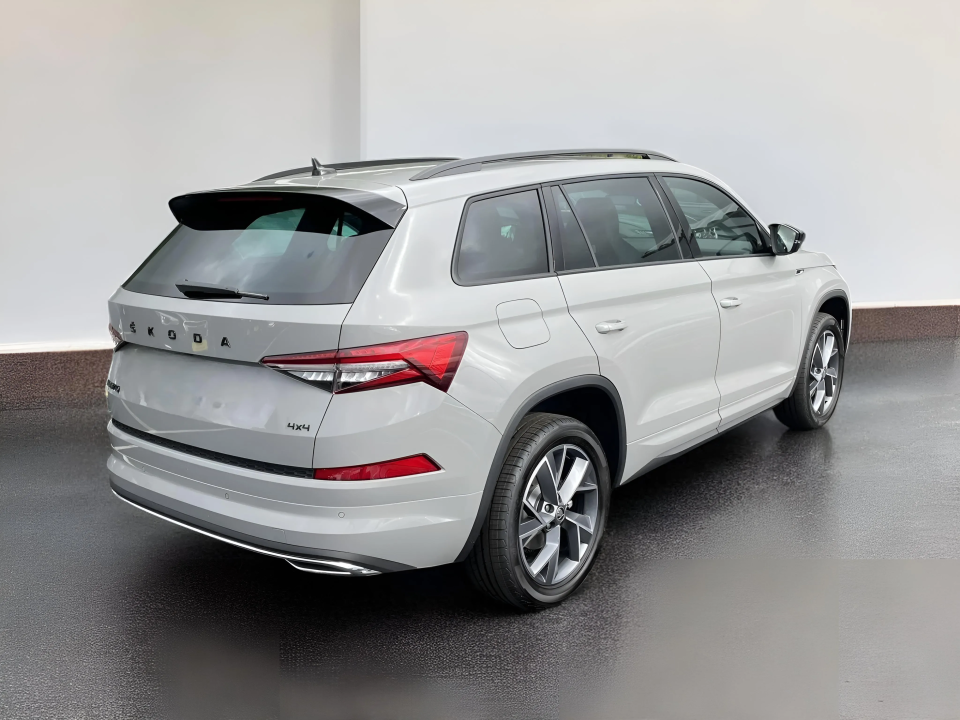 Skoda Kodiaq 2.0 TDI DSG Sportline 4x4 (2)