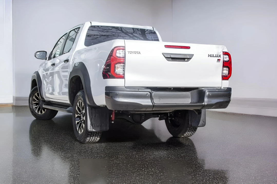 Toyota Hilux GR-Sport Double Cab 2.8 D-4D (3)