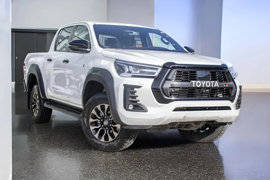 Toyota Hilux GR-Sport Double Cab 2.8 D-4D (1)