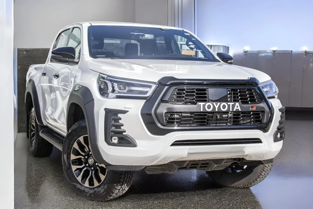 Toyota Hilux GR-Sport Double Cab 2.8 D-4D (2)