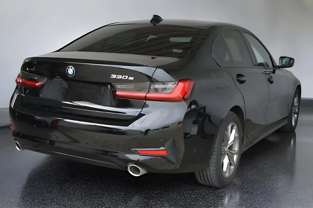 BMW Seria 3 330e xDrive Sedan (3)