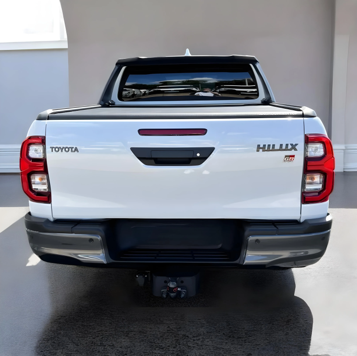 Toyota Hilux 2.8 D4-D GR Sport (4)