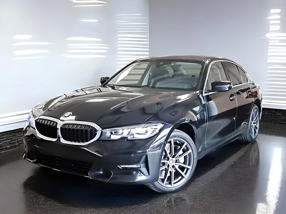 BMW Seria 3330e xDrive Limousine (1)