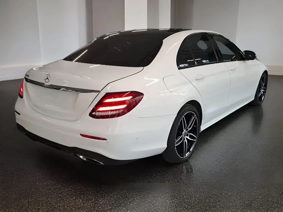 Mercedes-Benz E 220d AMG Line (5)