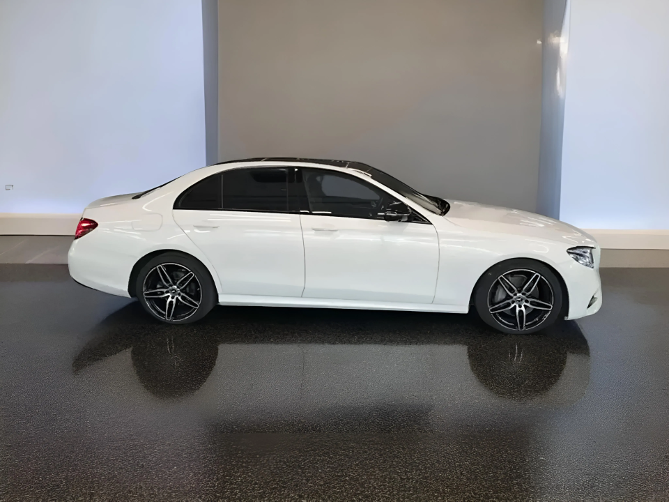 Mercedes-Benz E 220d AMG Line - foto 6