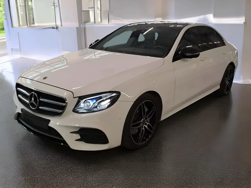 Mercedes-Benz E 220d AMG Line