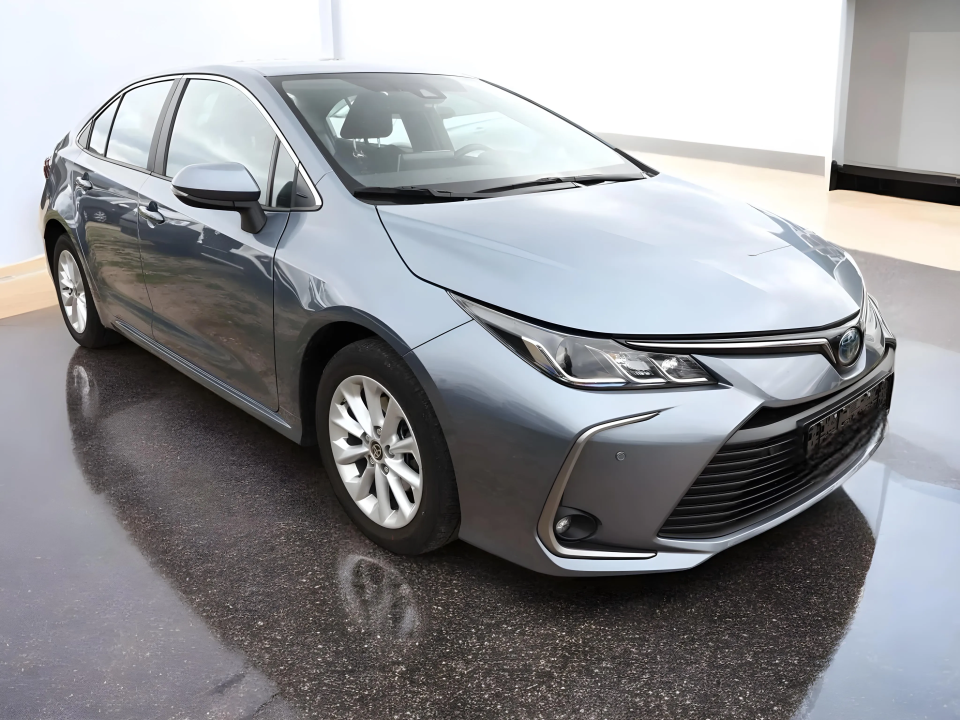 Toyota Corolla Sedan 1.8 Hybrid 122 ECVT (3)