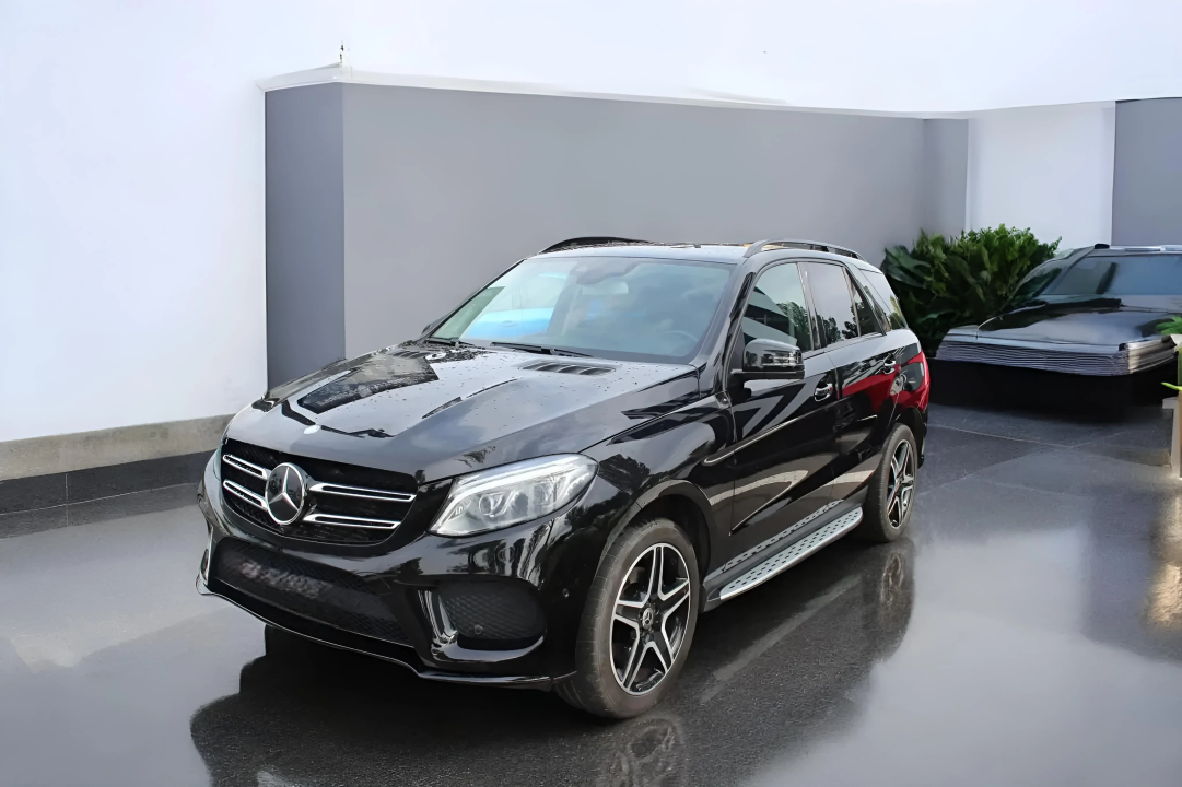 Mercedes-Benz GLE SUV 350d 4MATIC (1)