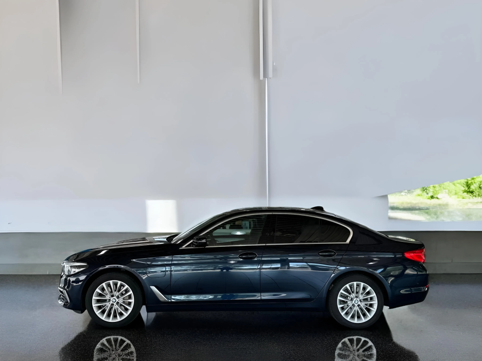 BMW Seria 5 530 e Luxury Line (4)