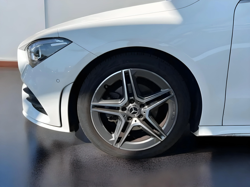 Mercedes-Benz CLA 200 Coupe AMG SPORT - foto 13