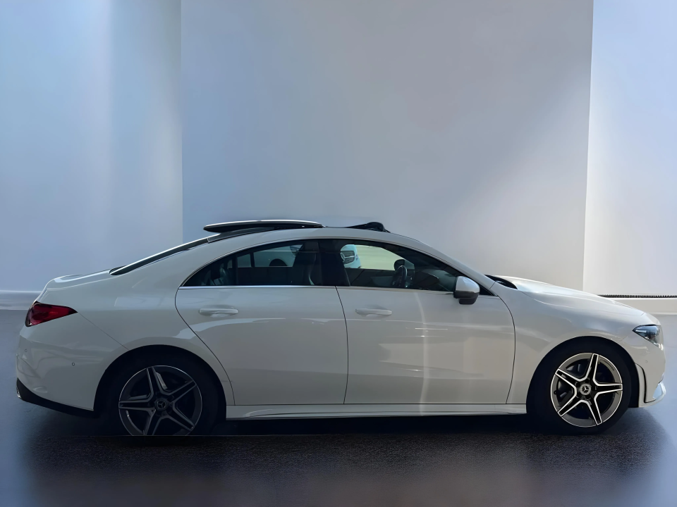 Mercedes-Benz CLA 200 Coupe AMG SPORT (2)