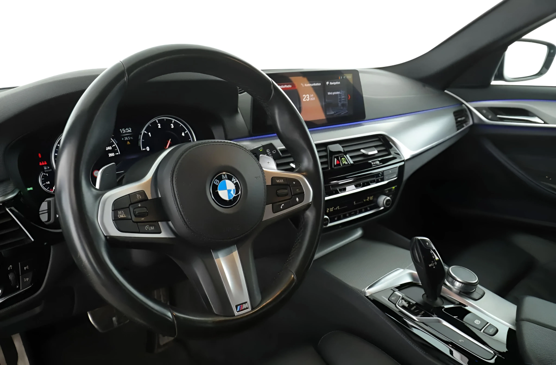 BMW Seria 5 520d xDrive Touring M-Sport - foto 10