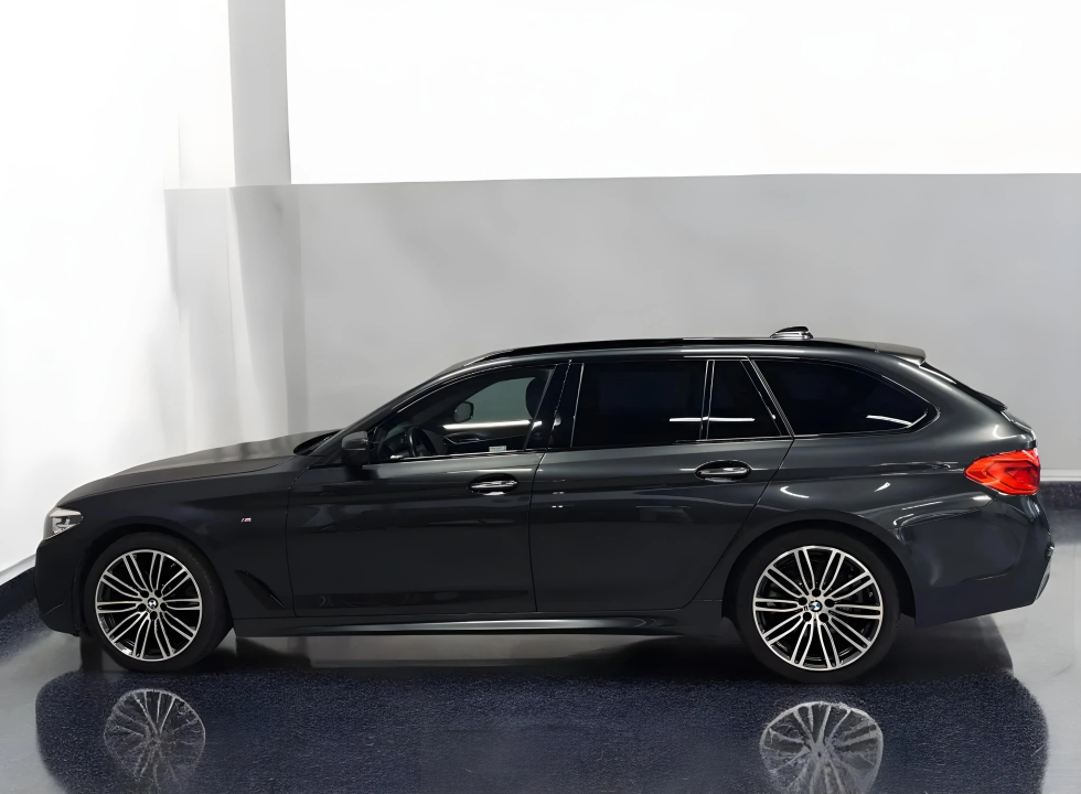 BMW Seria 5 520 d xDrive Touring M Sport (5)