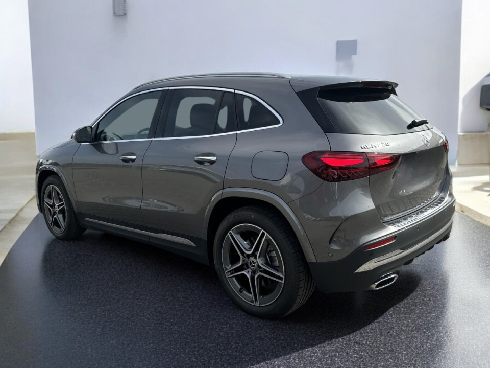 MERCEDES-BENZ GLA 220 4MATIC (5)