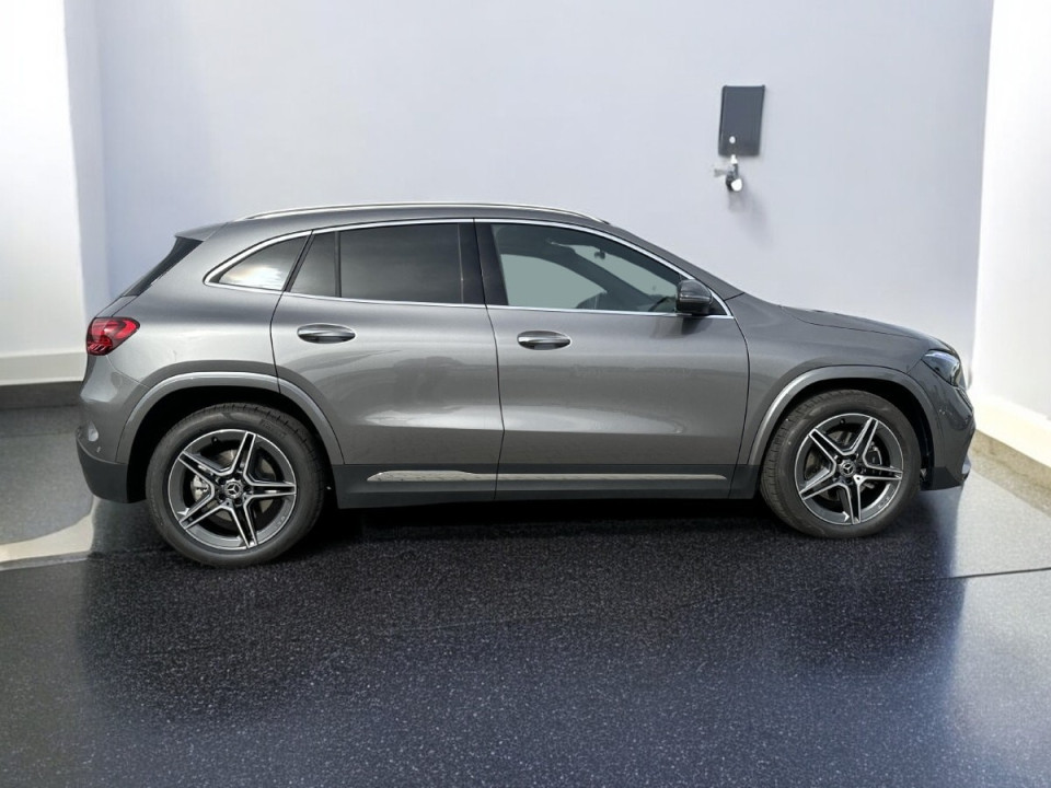 MERCEDES-BENZ GLA 220 4MATIC (2)