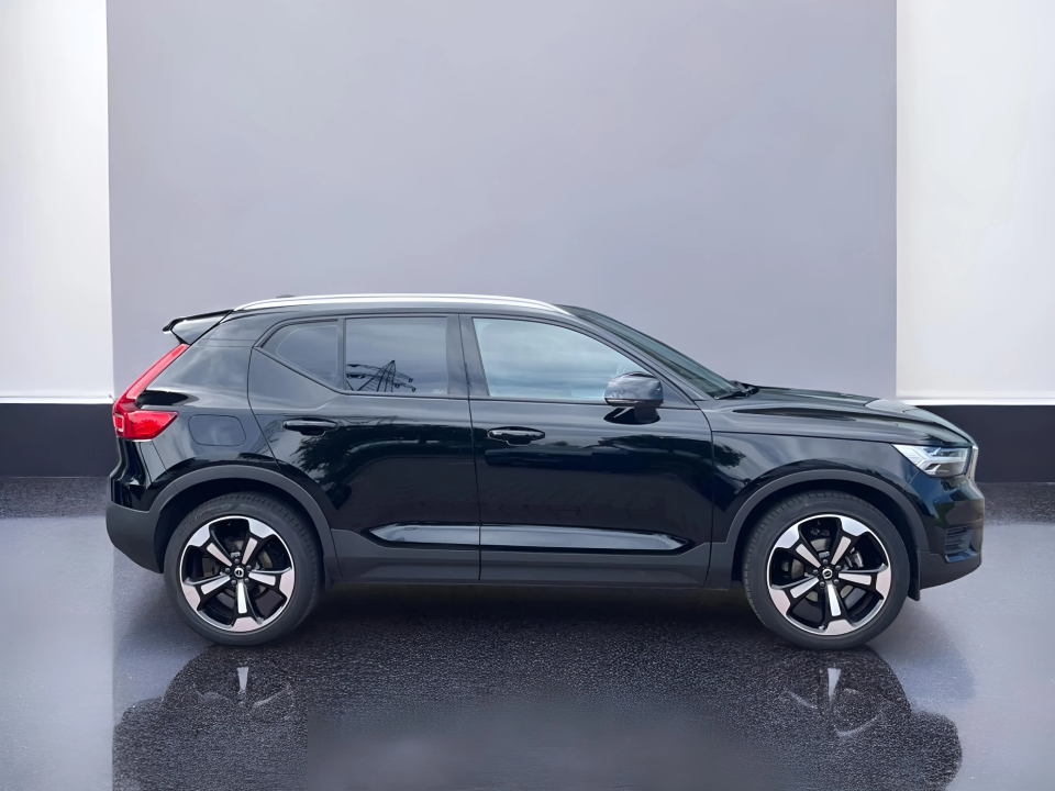 Volvo XC 40 T3 Momentum Pro (2)