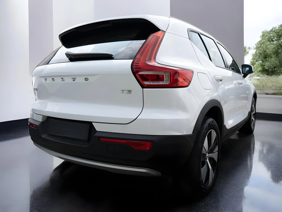 Volvo XC 40 T3 Momentum Pro (2)