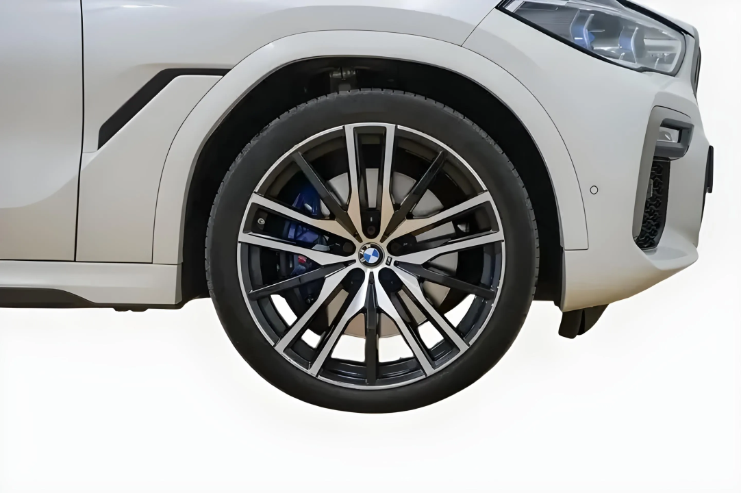 BMW X6 M50i - foto 15