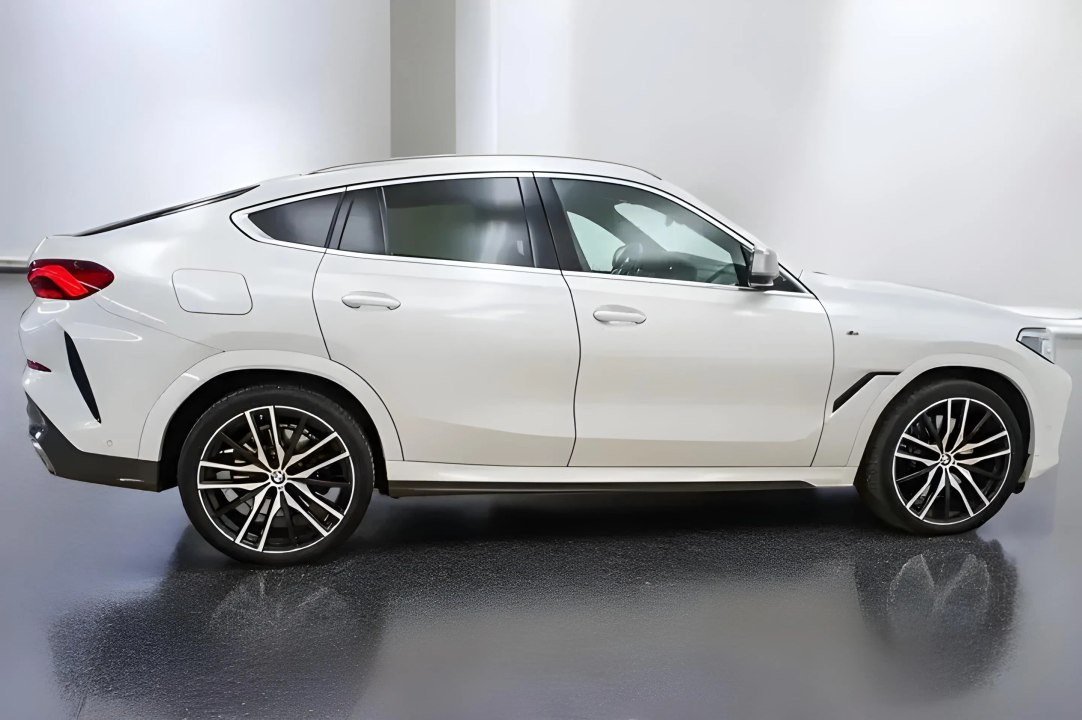 BMW X6 M50i (5)