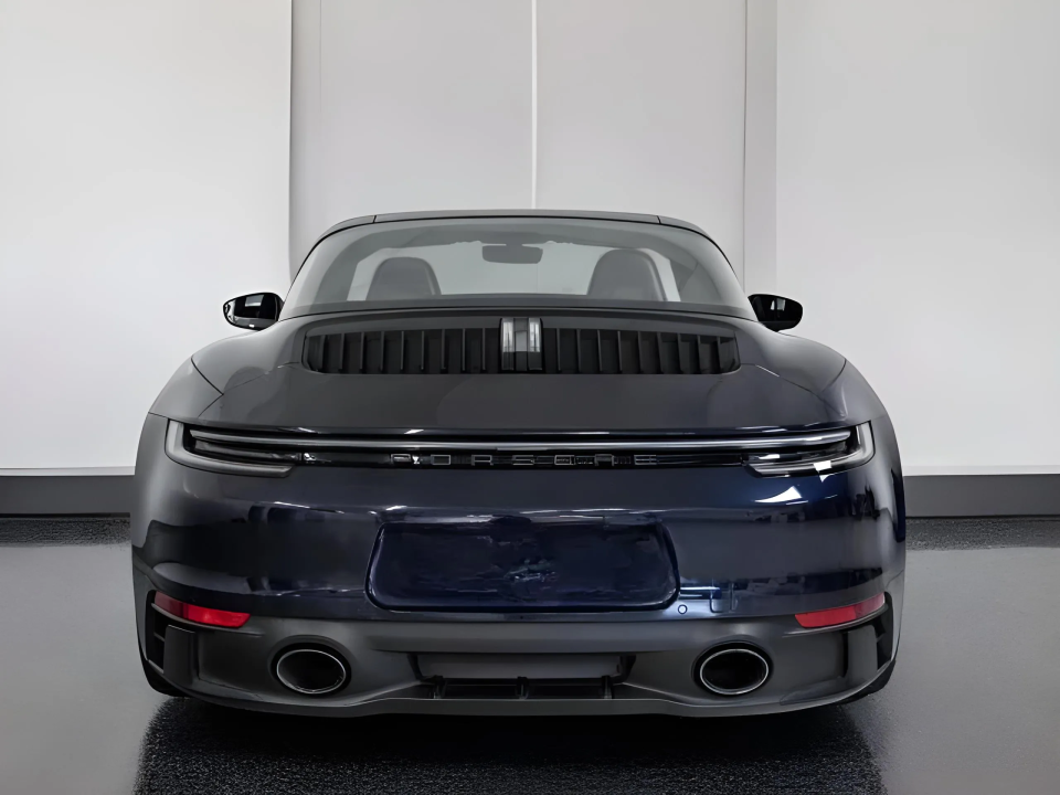 Porsche 911 Carrera 4S GTS (4)