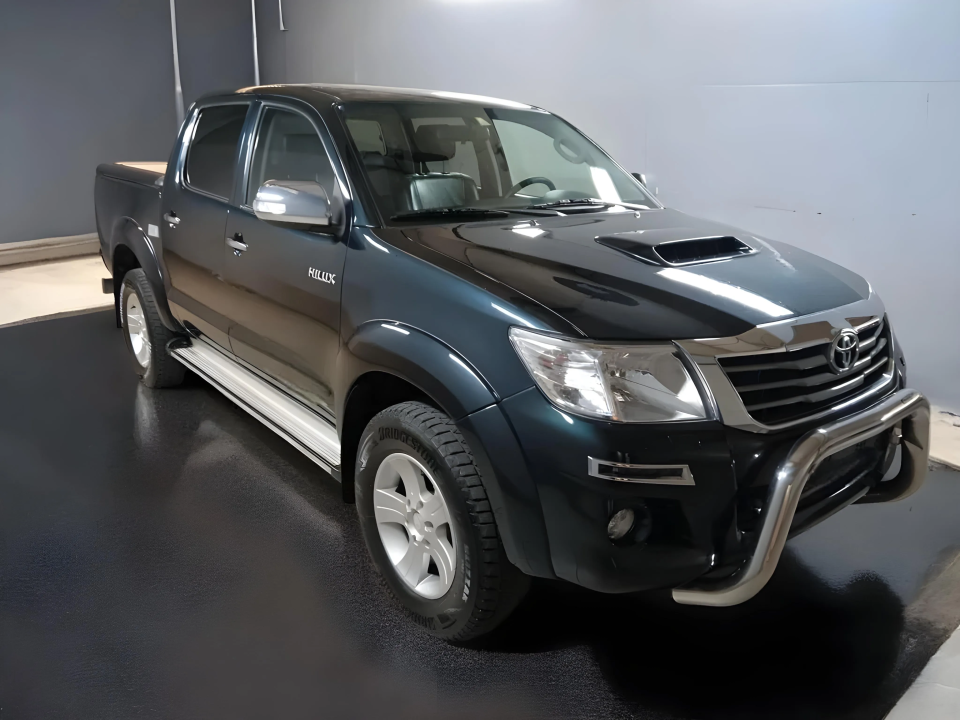 Toyota Hilux Double Cab Executive 4x4 (1)